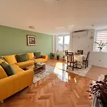 The Goldie 아파트 *