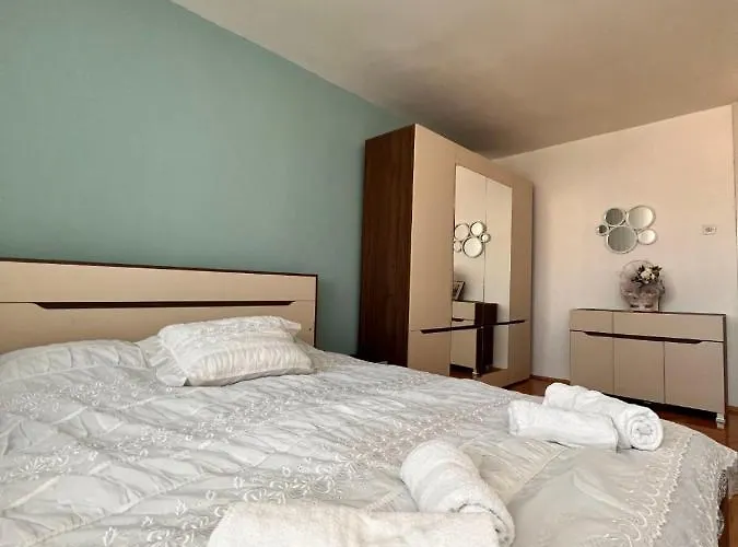 The Goldie Apartament