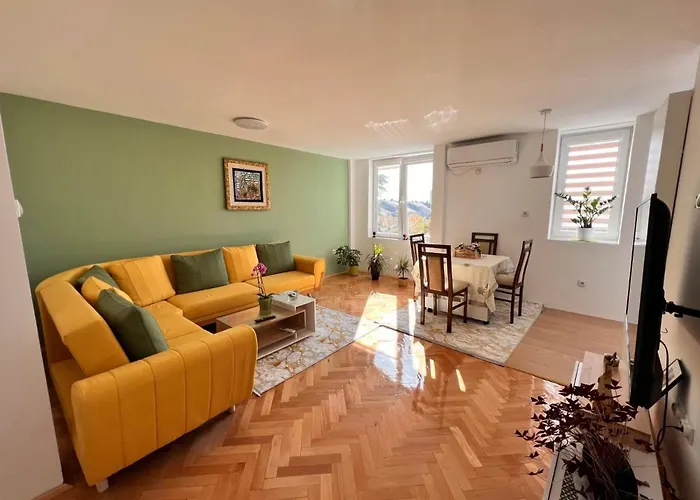 The Goldie Apartament *