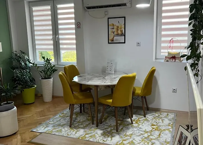 Apartament The Goldie